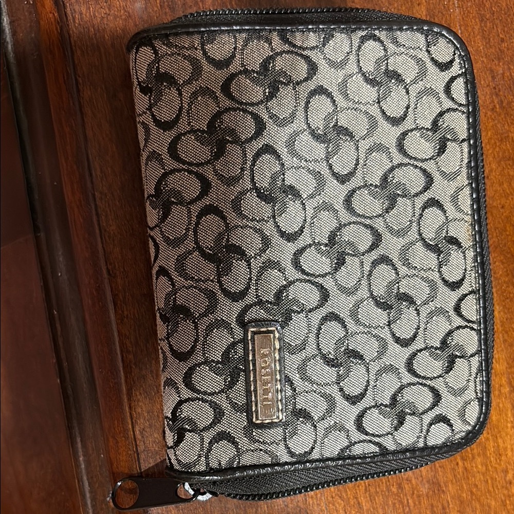 Rosetti Black and Gray Patterned Wallet